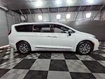 Used 2025 Chrysler Pacifica Hybrid Pinnacle Minivan for sale #549944 - photo 9