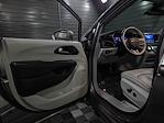 Used 2017 Chrysler Pacifica Limited Minivan for sale #797244 - photo 16