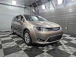 Used 2017 Chrysler Pacifica Limited Minivan for sale #797244 - photo 4