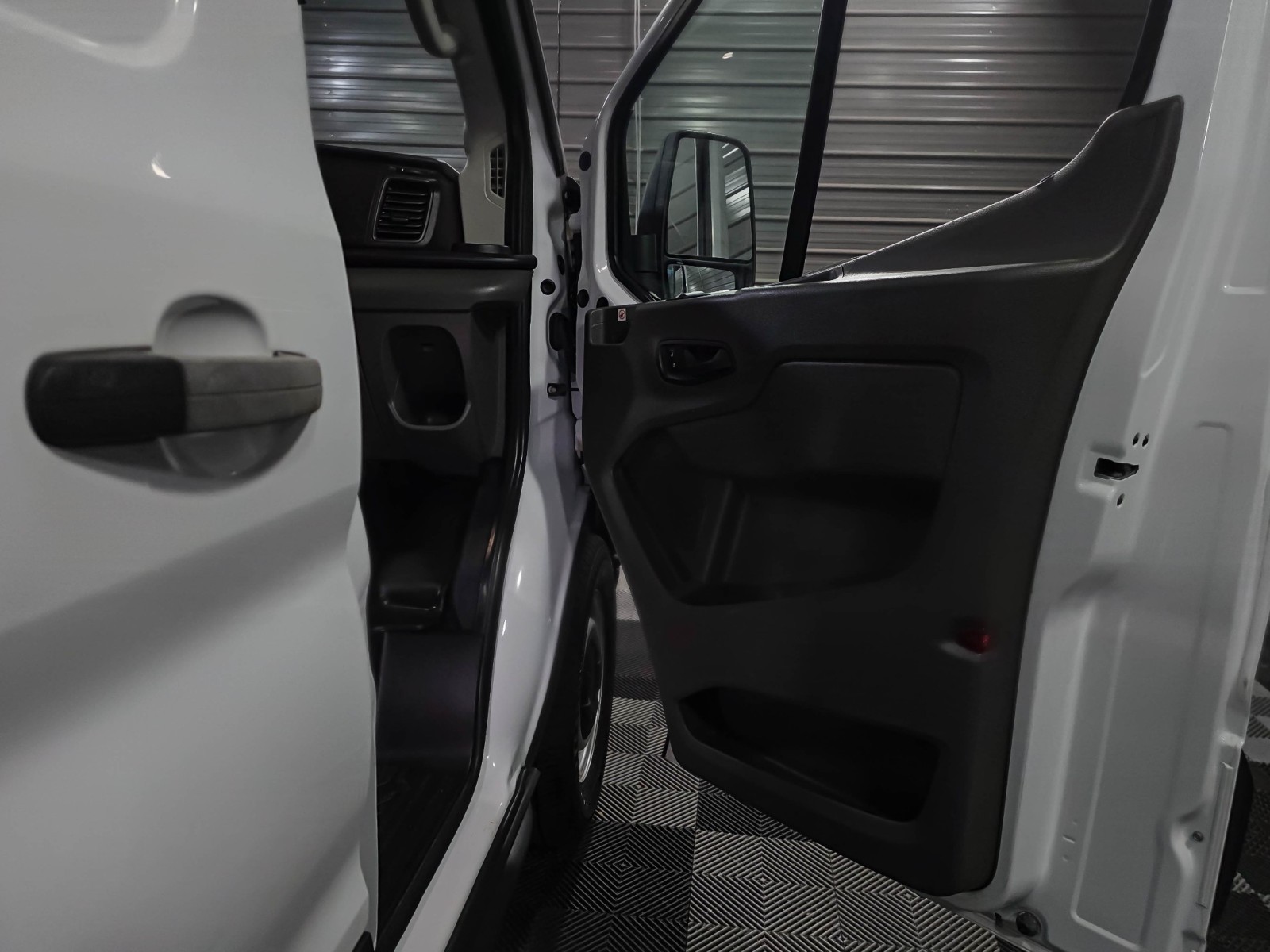 Used 2021 Ford Transit 250 - photo 30