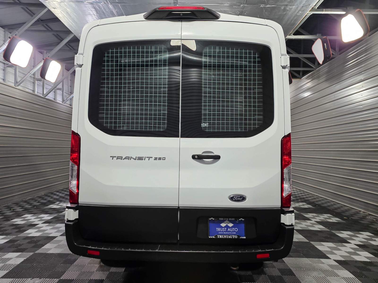 Used 2021 Ford Transit 250 - photo 8