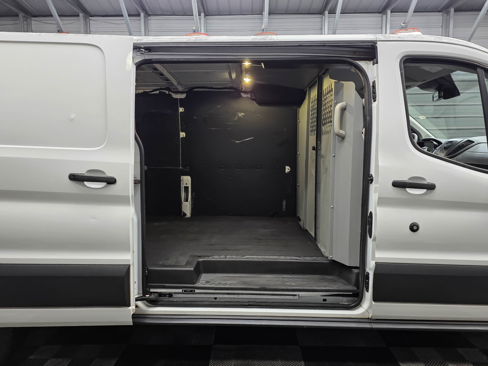 Used 2017 Ford Transit 150 - photo 17
