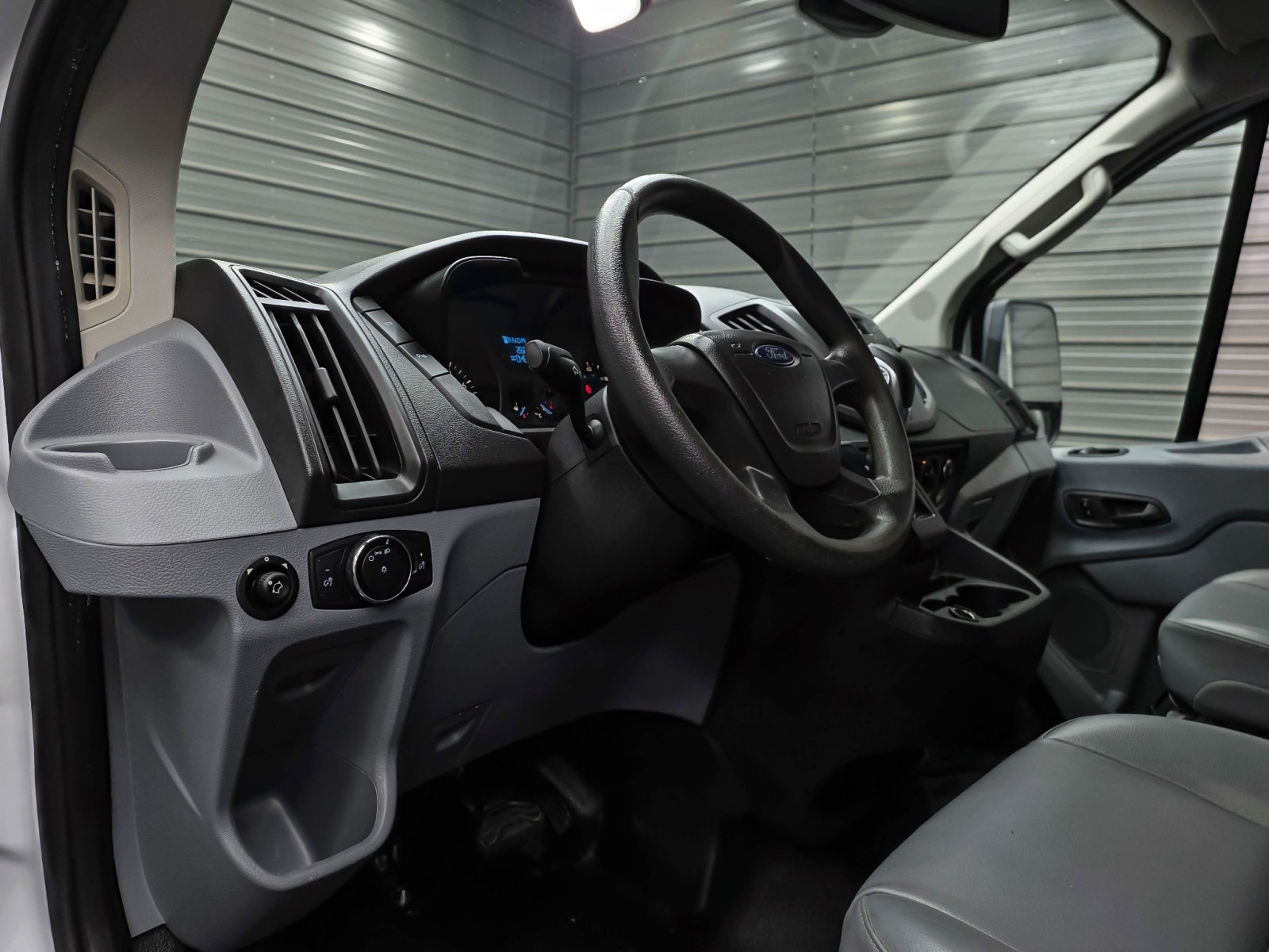 Used 2017 Ford Transit 150 - photo 18