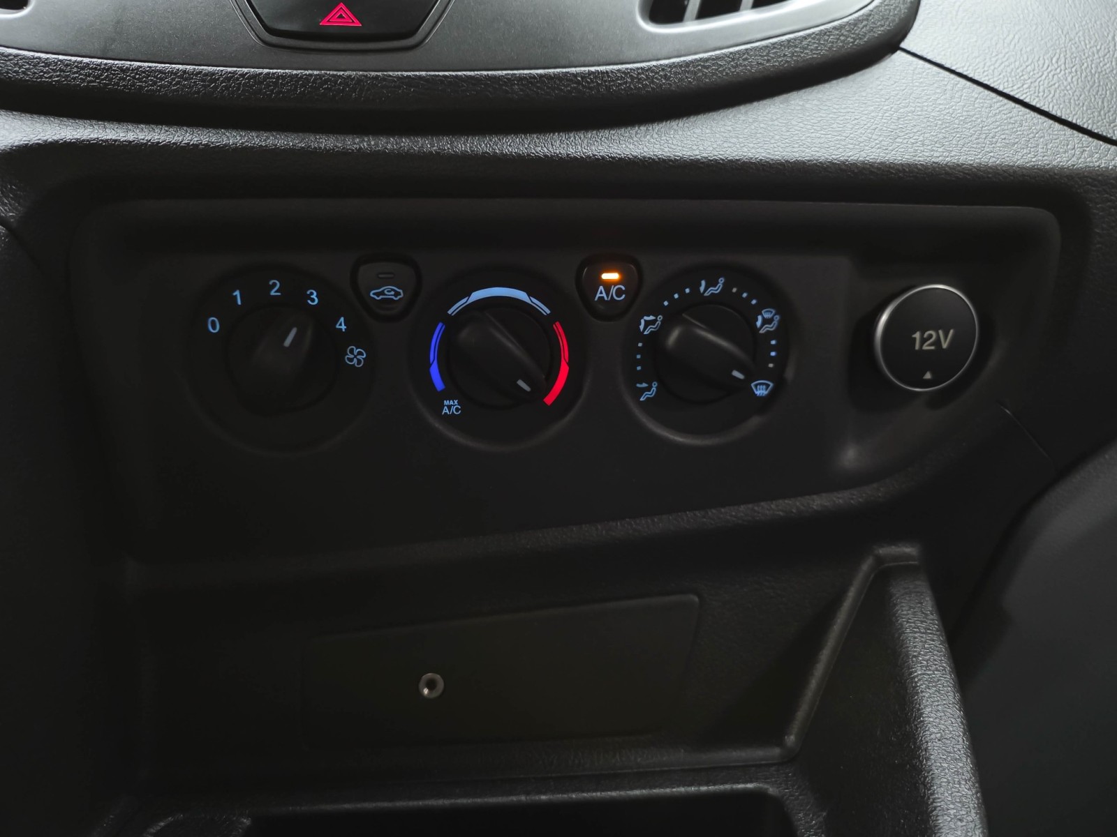 Used 2017 Ford Transit 150 - photo 29