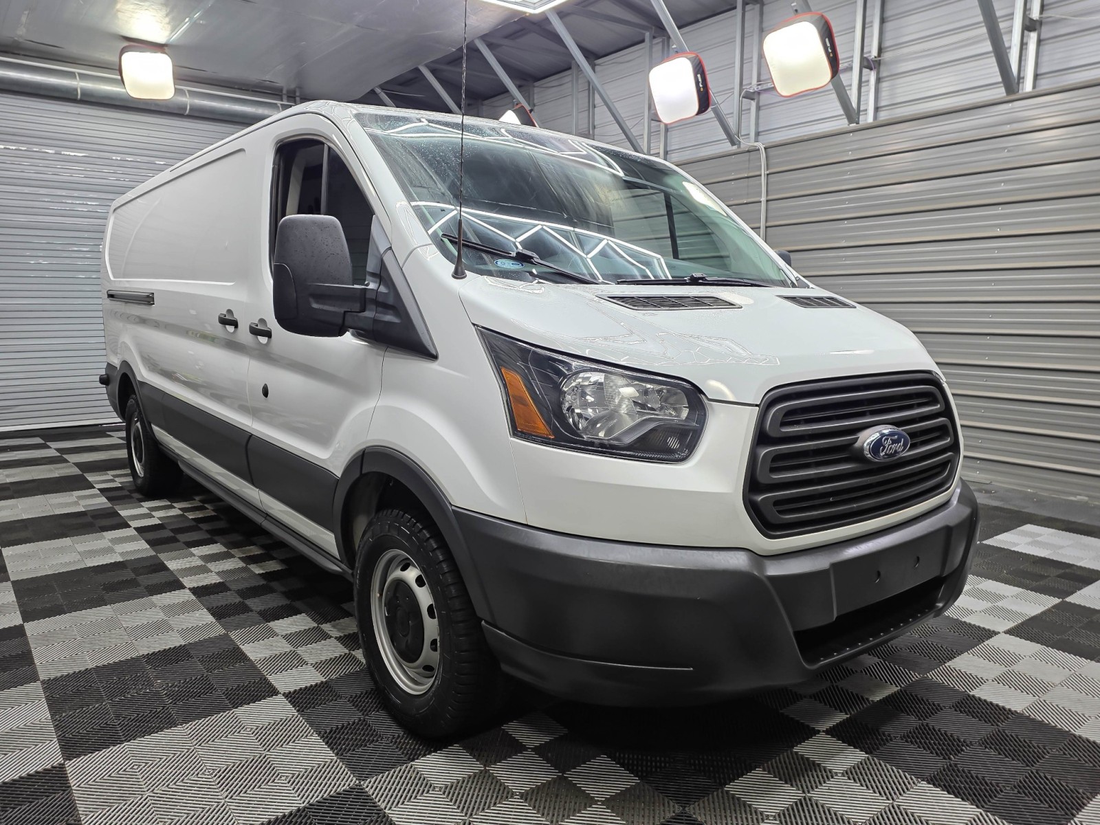 Used 2017 Ford Transit 150 - photo 7