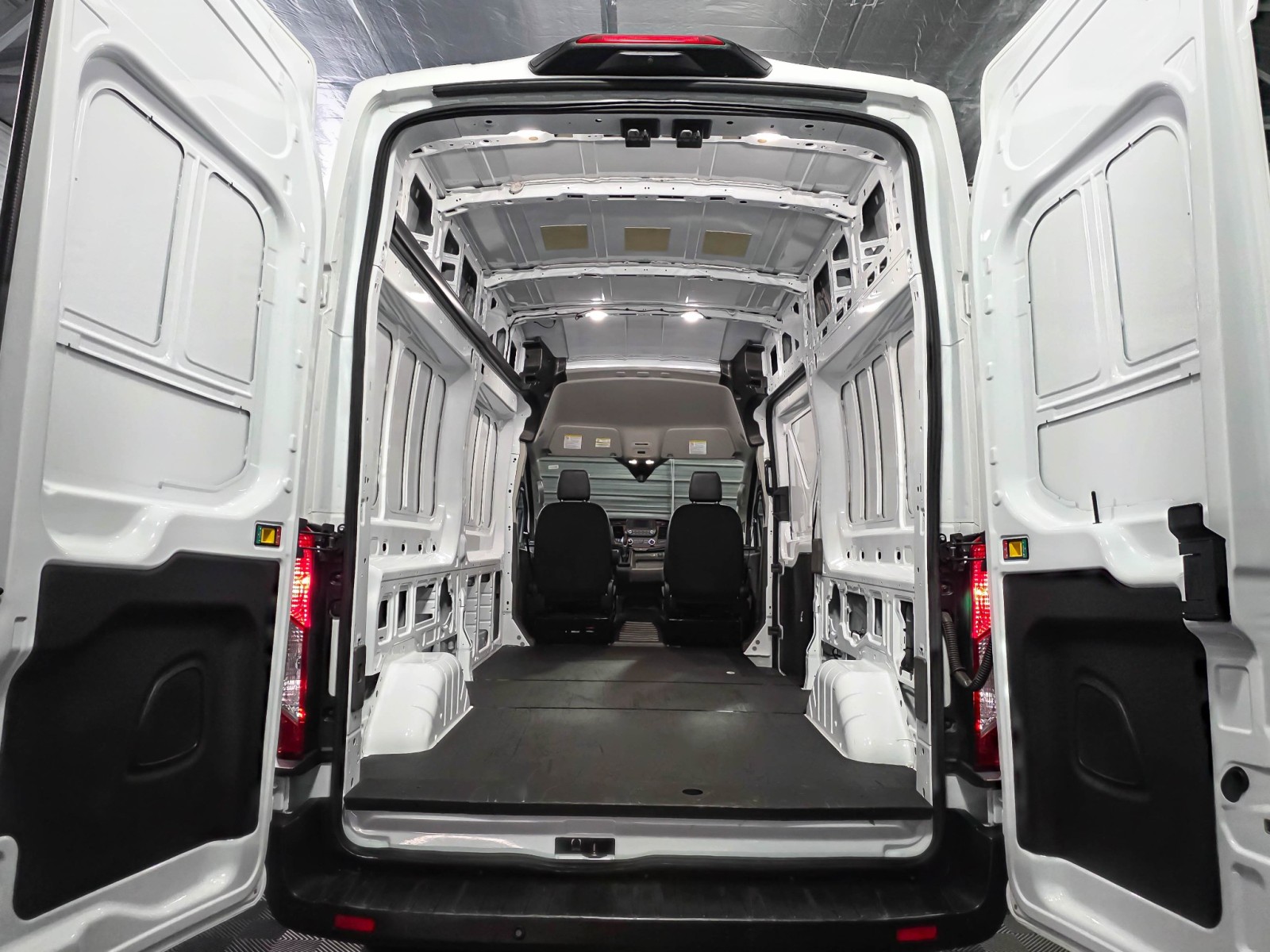 Used 2023 Ford Transit 250 - photo 13