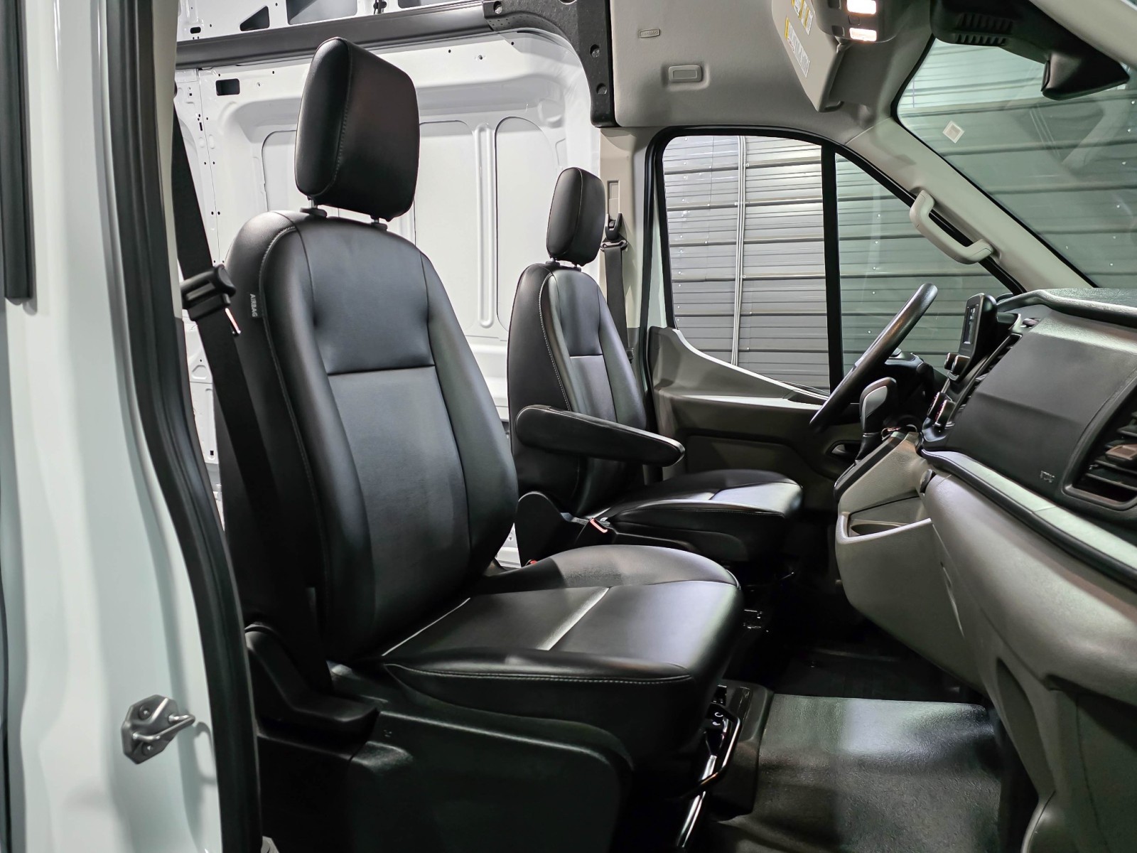 Used 2023 Ford Transit 250 - photo 18
