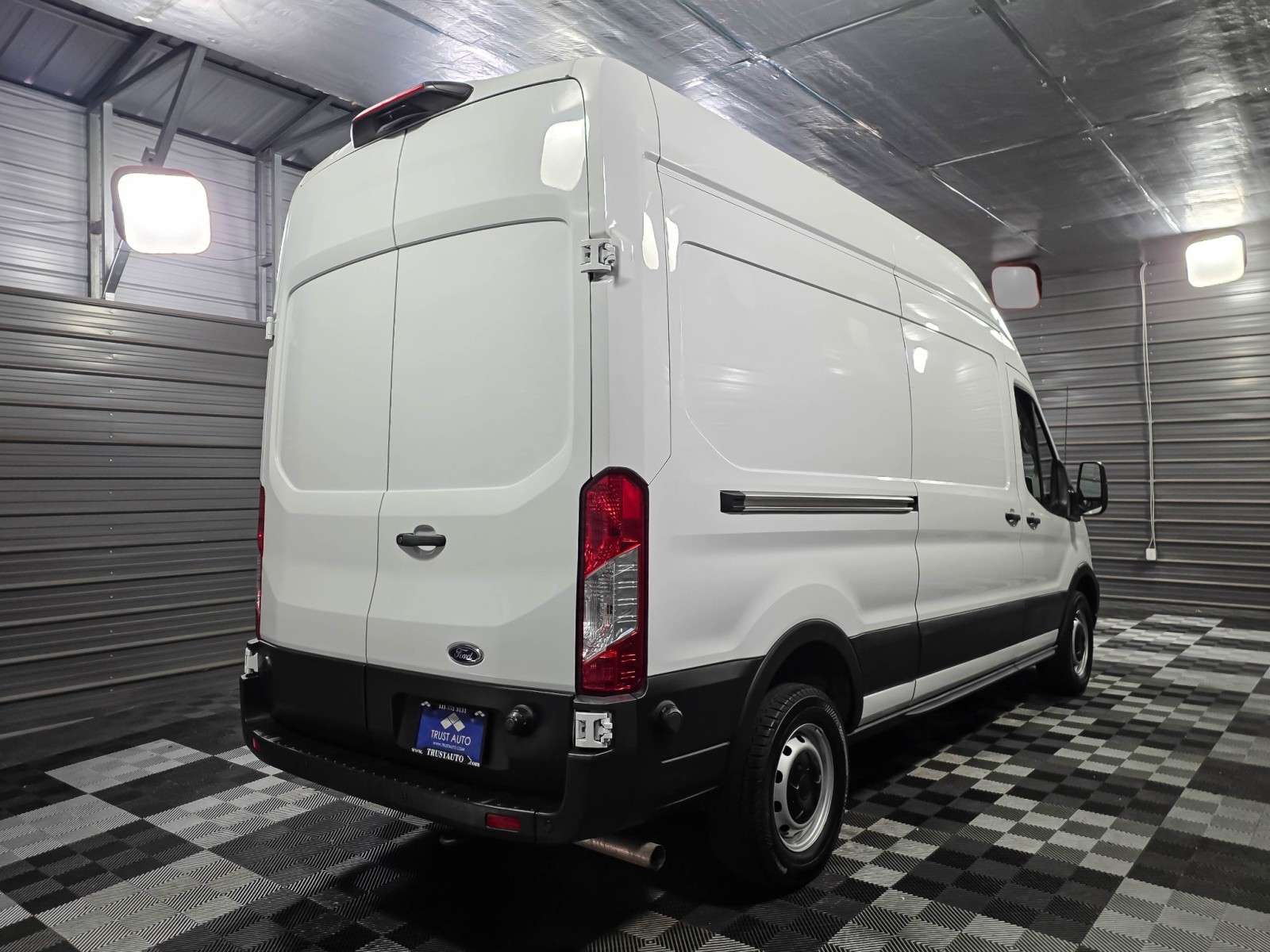 Used 2023 Ford Transit 250 - photo 7