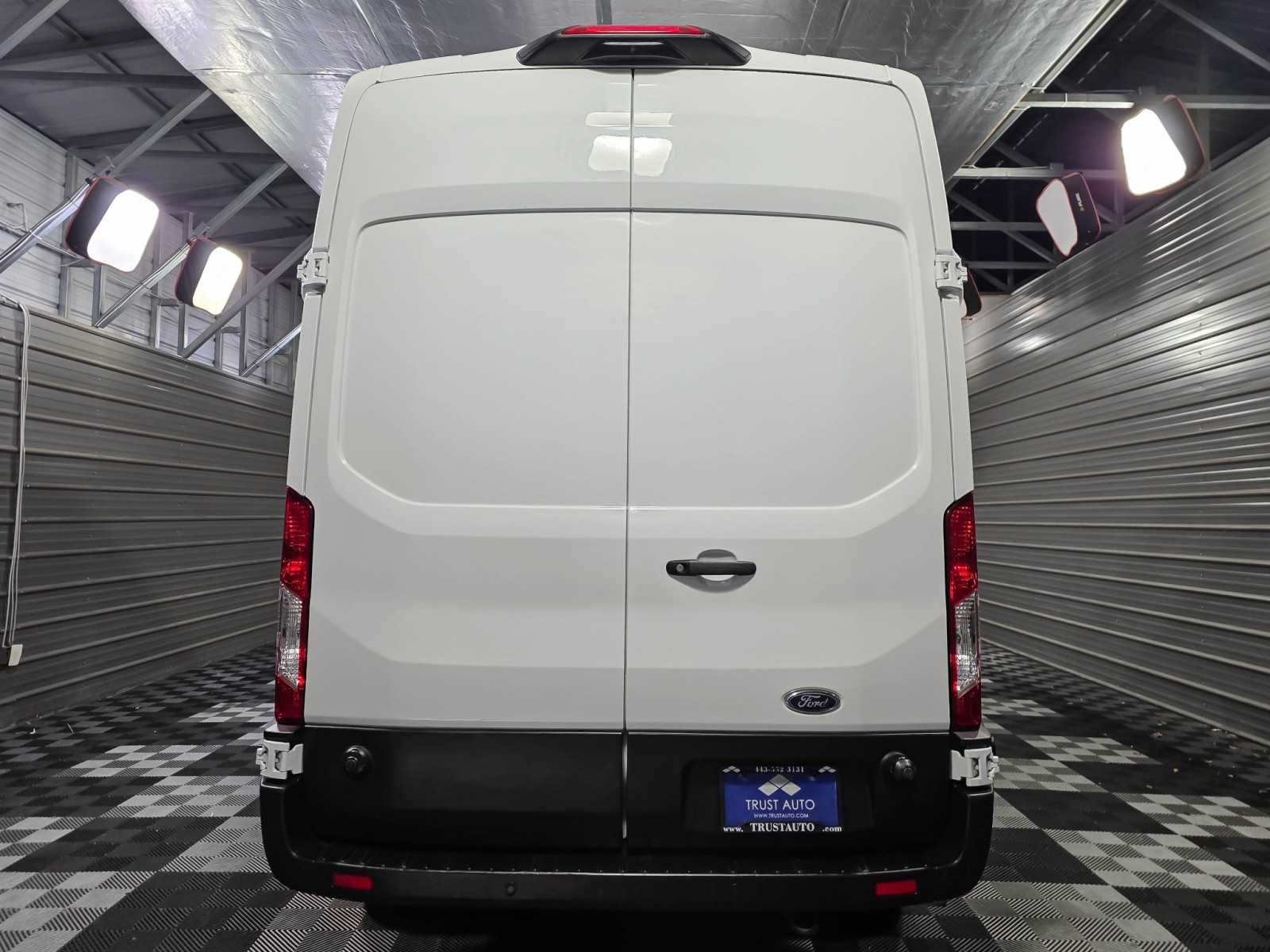 Used 2023 Ford Transit 250 - photo 8