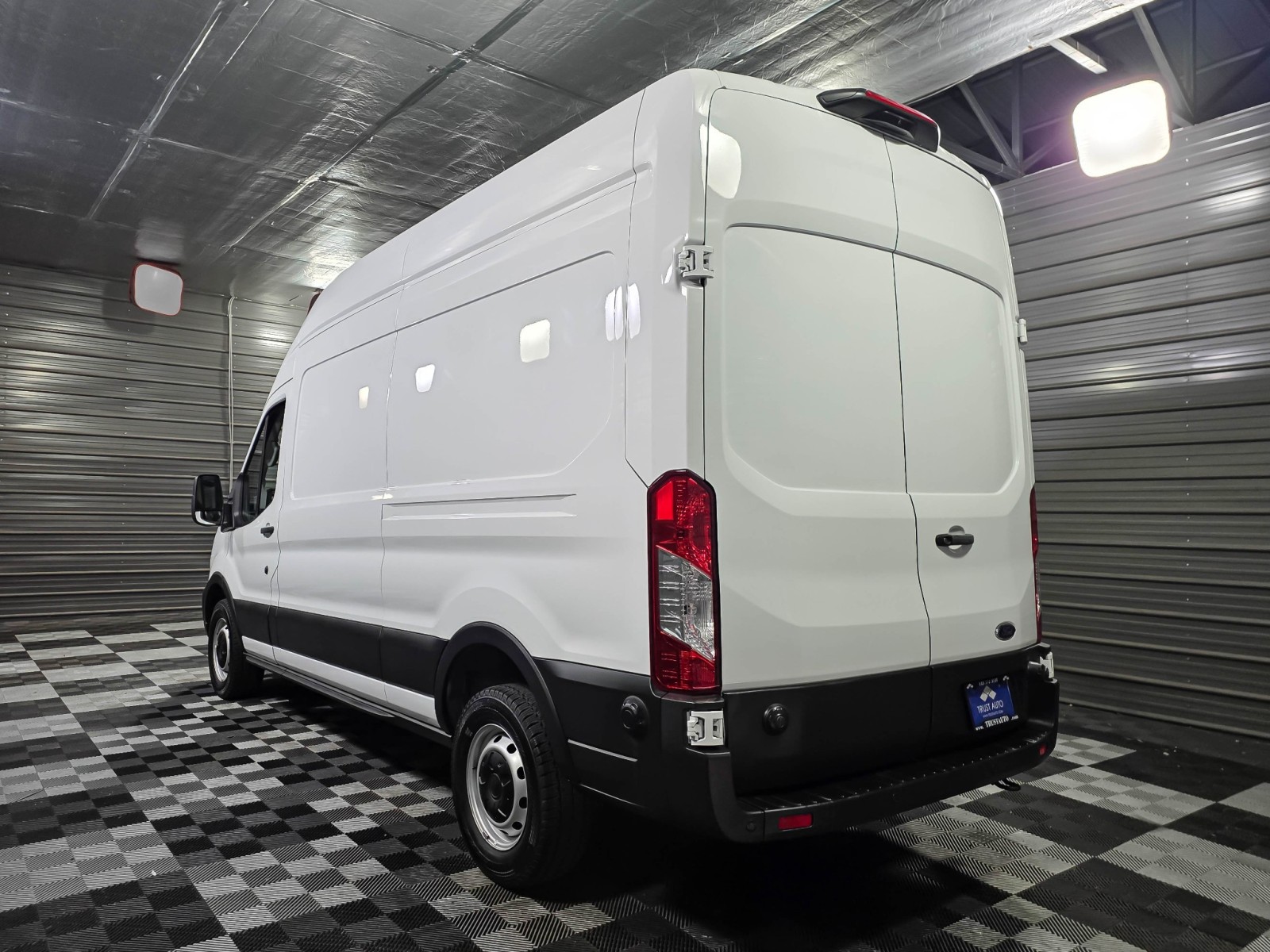 Used 2023 Ford Transit 250 - photo 9