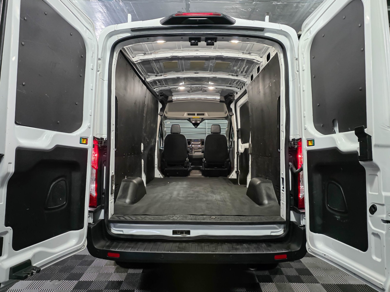 Used 2023 Ford Transit 250 - photo 12