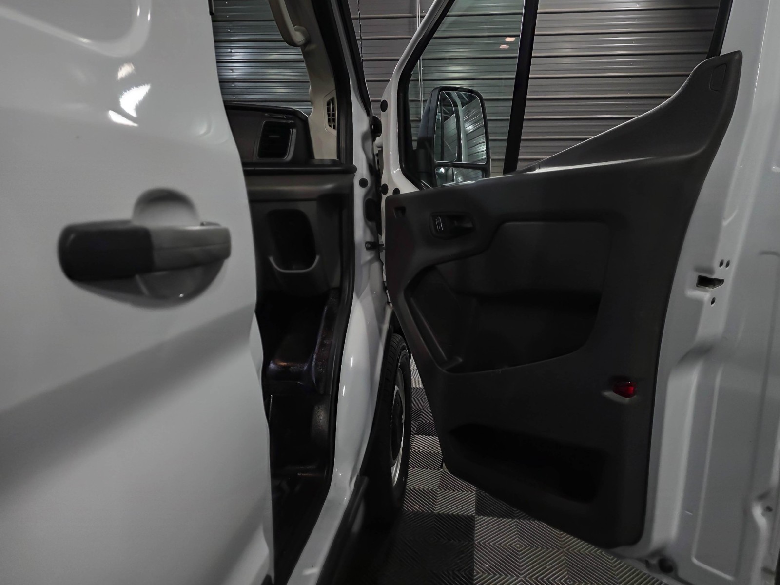 Used 2023 Ford Transit 250 - photo 30