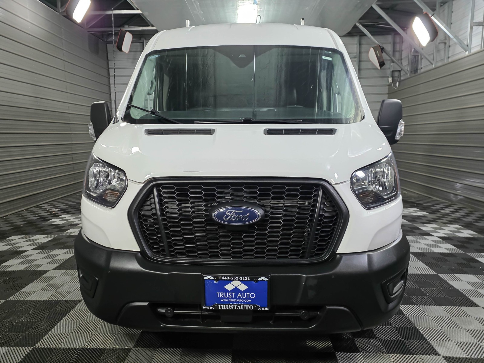 Used 2023 Ford Transit 250 - photo 5