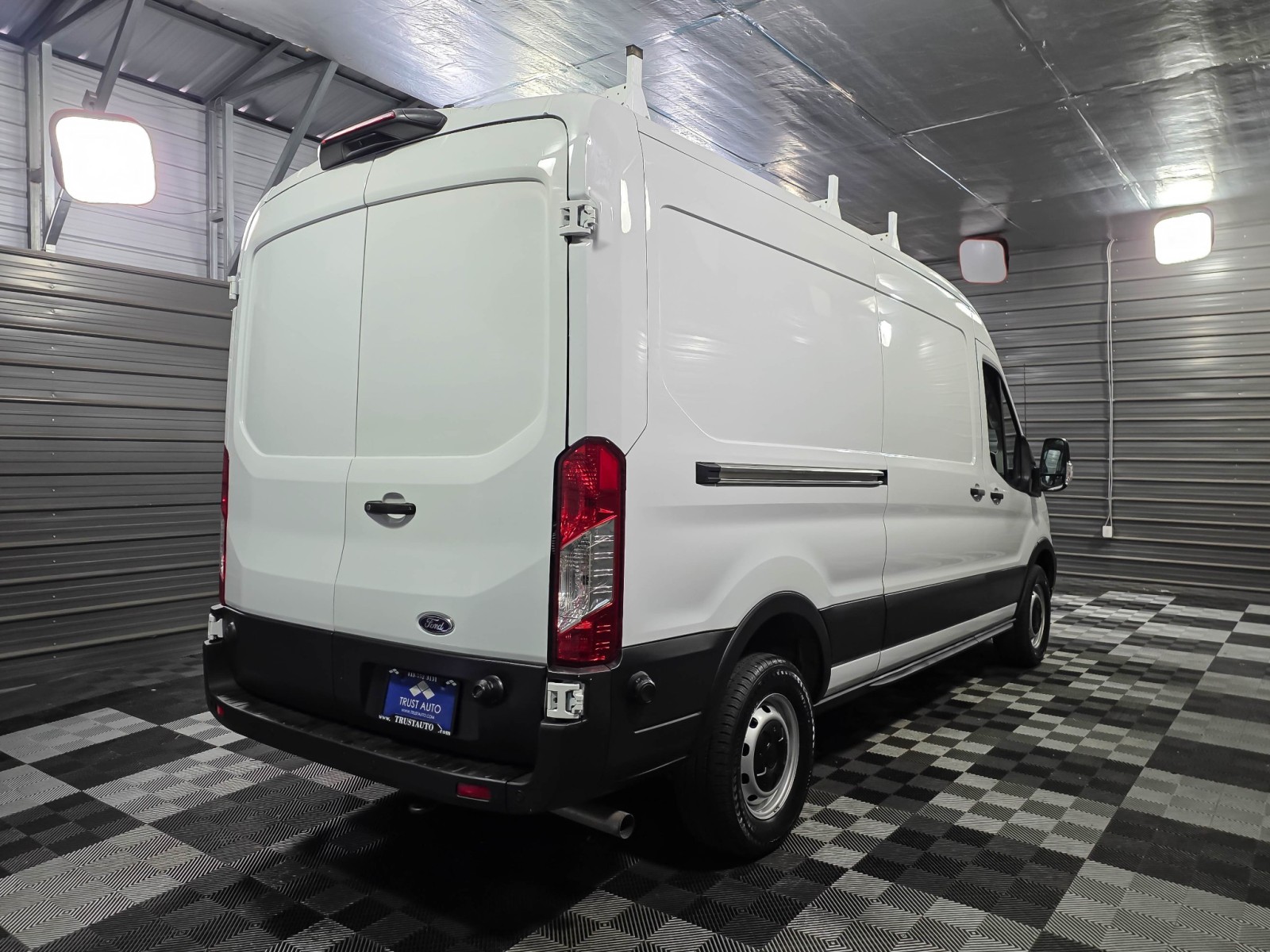Used 2023 Ford Transit 250 - photo 7