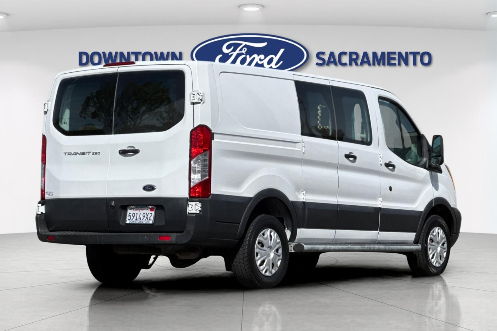Used 2018 Ford Transit 250 - photo 8