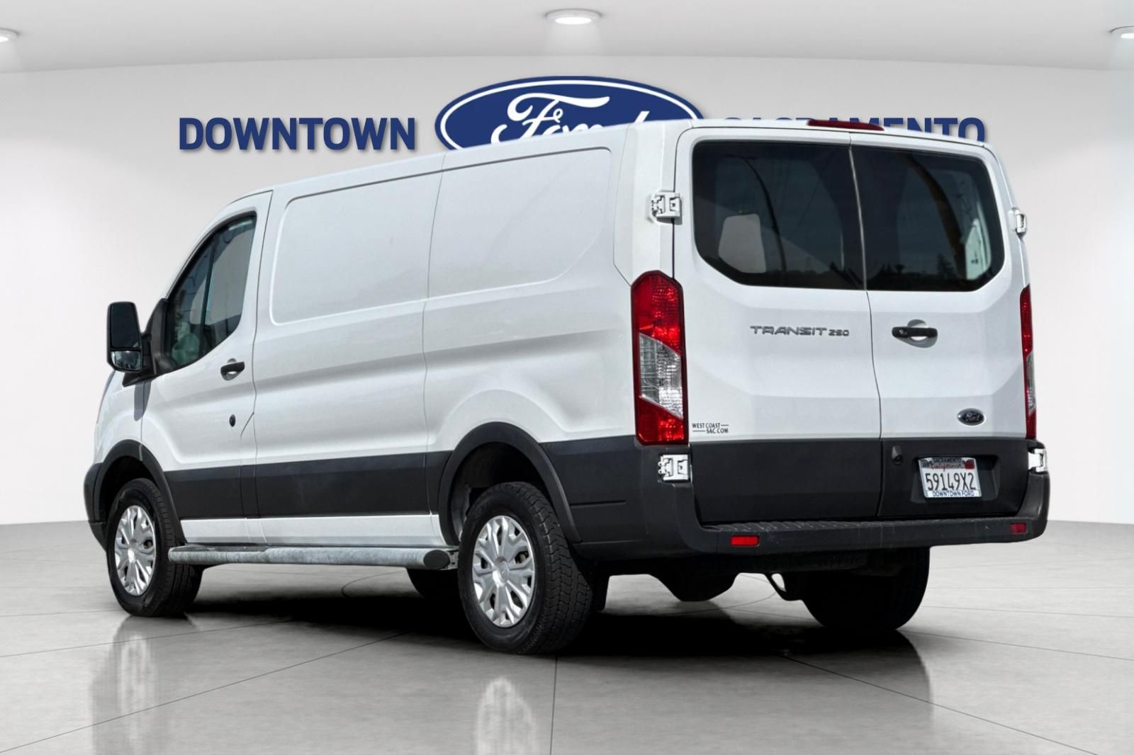 Used 2018 Ford Transit 250 - photo 5