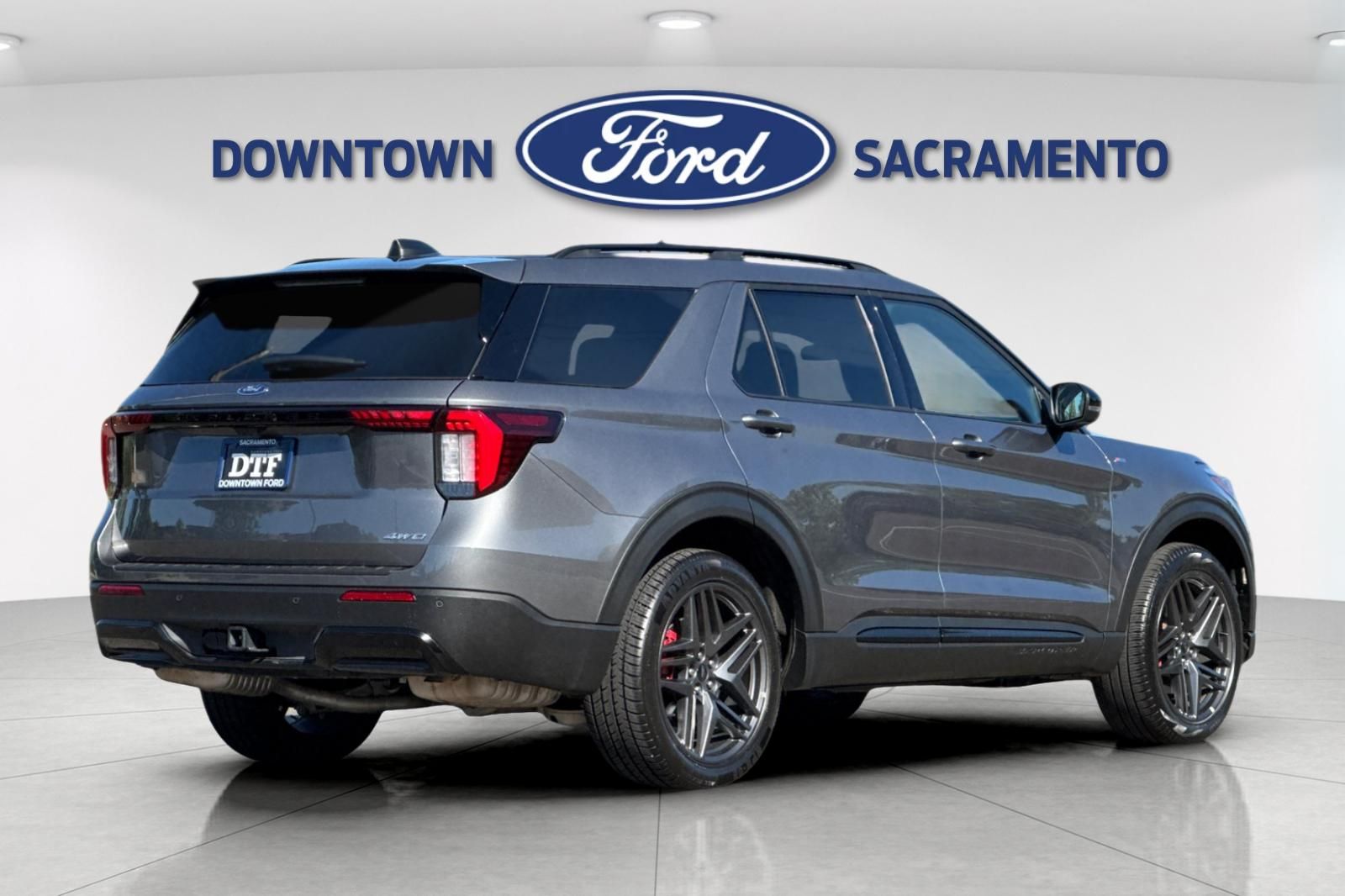 Used 2025 Ford Explorer - photo 6