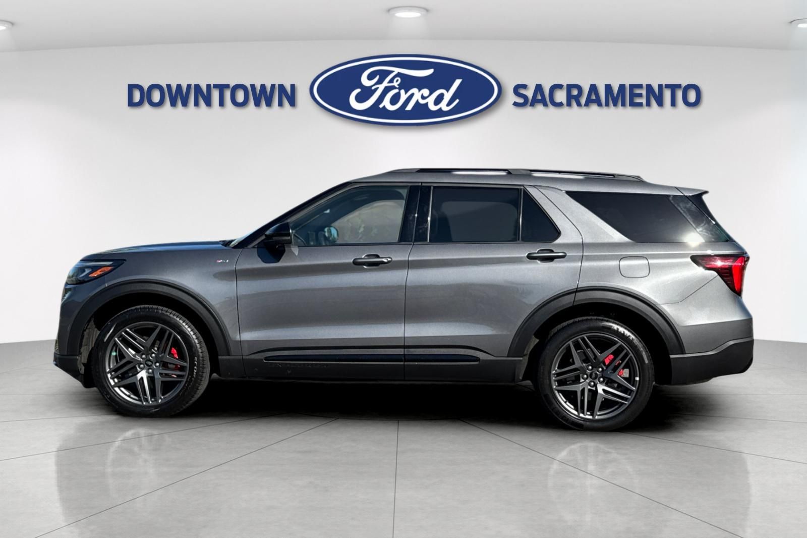 Used 2025 Ford Explorer - photo 10