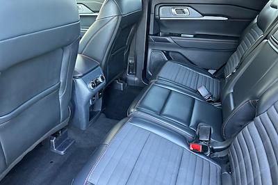 Used 2025 Ford Explorer - photo 2