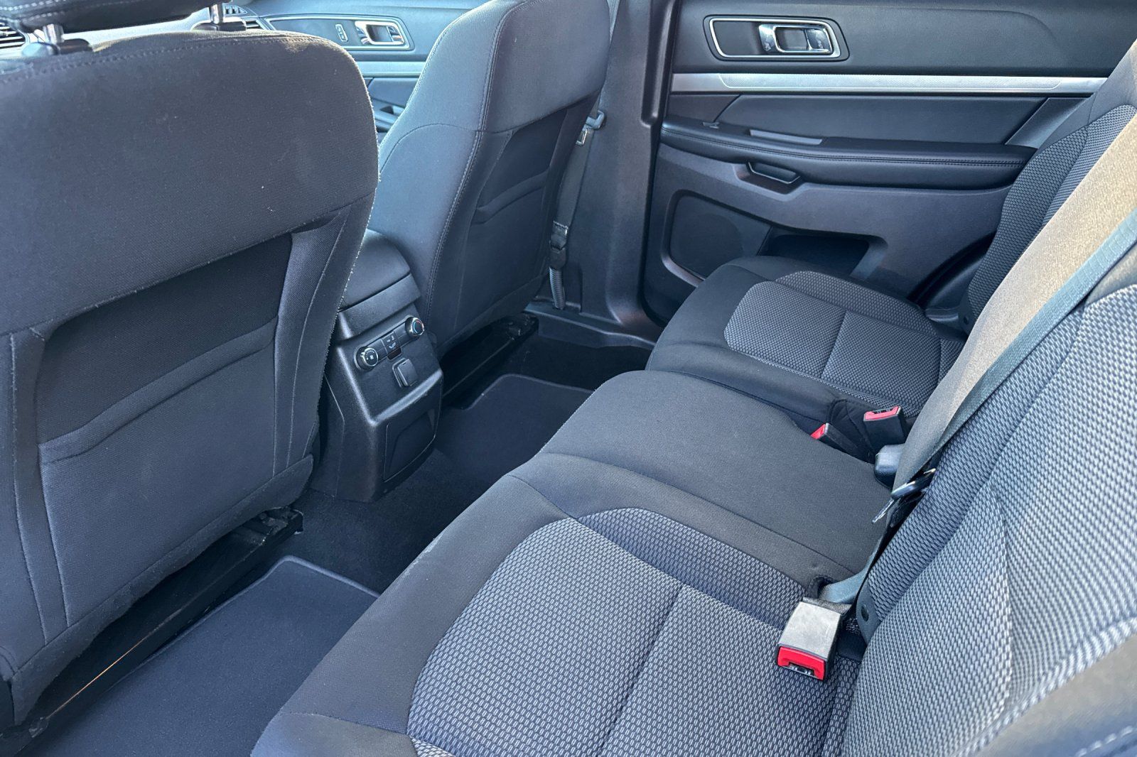 Used 2018 Ford Explorer - photo 9