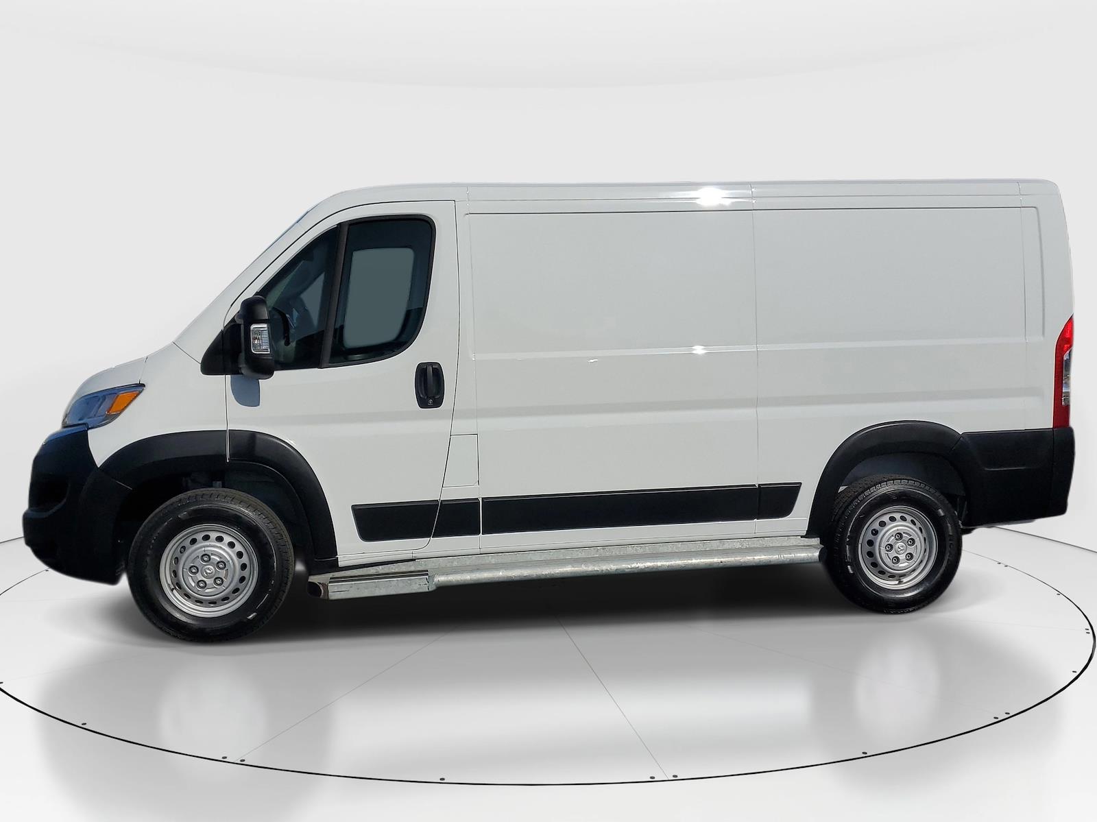 Used 2025 Ram ProMaster 2500 - photo 2