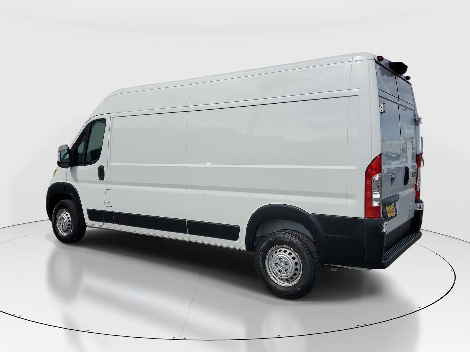 Used 2024 Ram ProMaster 2500 - photo 2