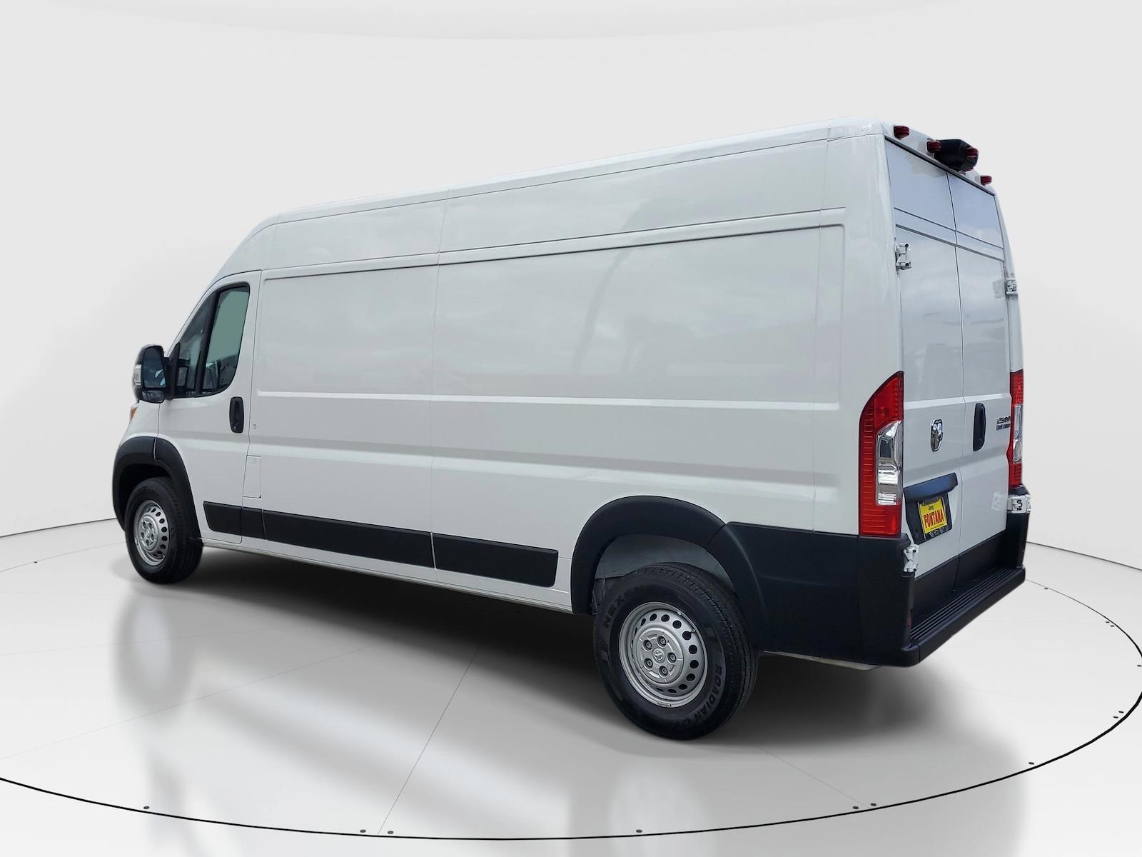 Used 2025 Ram ProMaster 2500 - photo 2