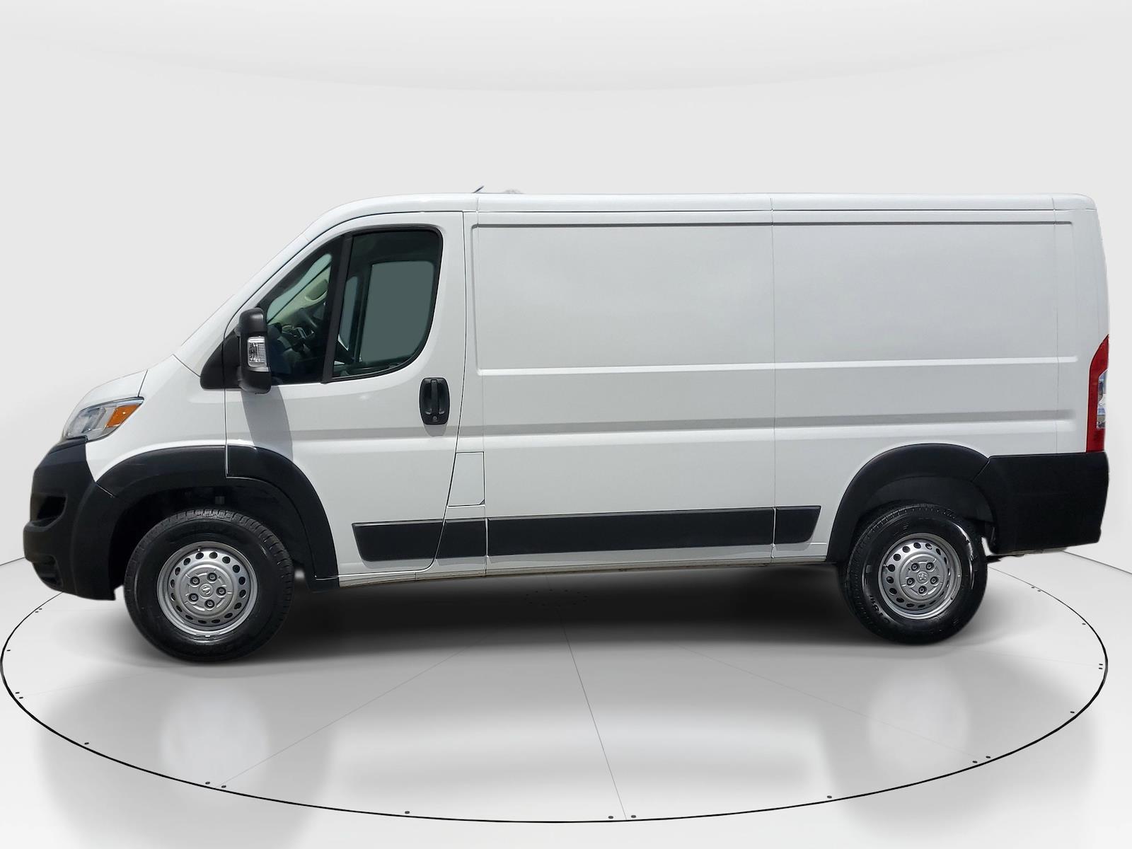 Used 2025 Ram ProMaster 2500 - photo 1