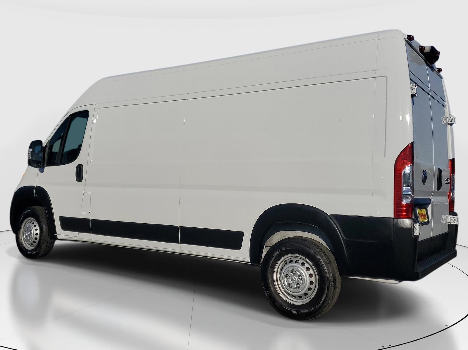 Used 2025 Ram ProMaster 2500 - photo 2