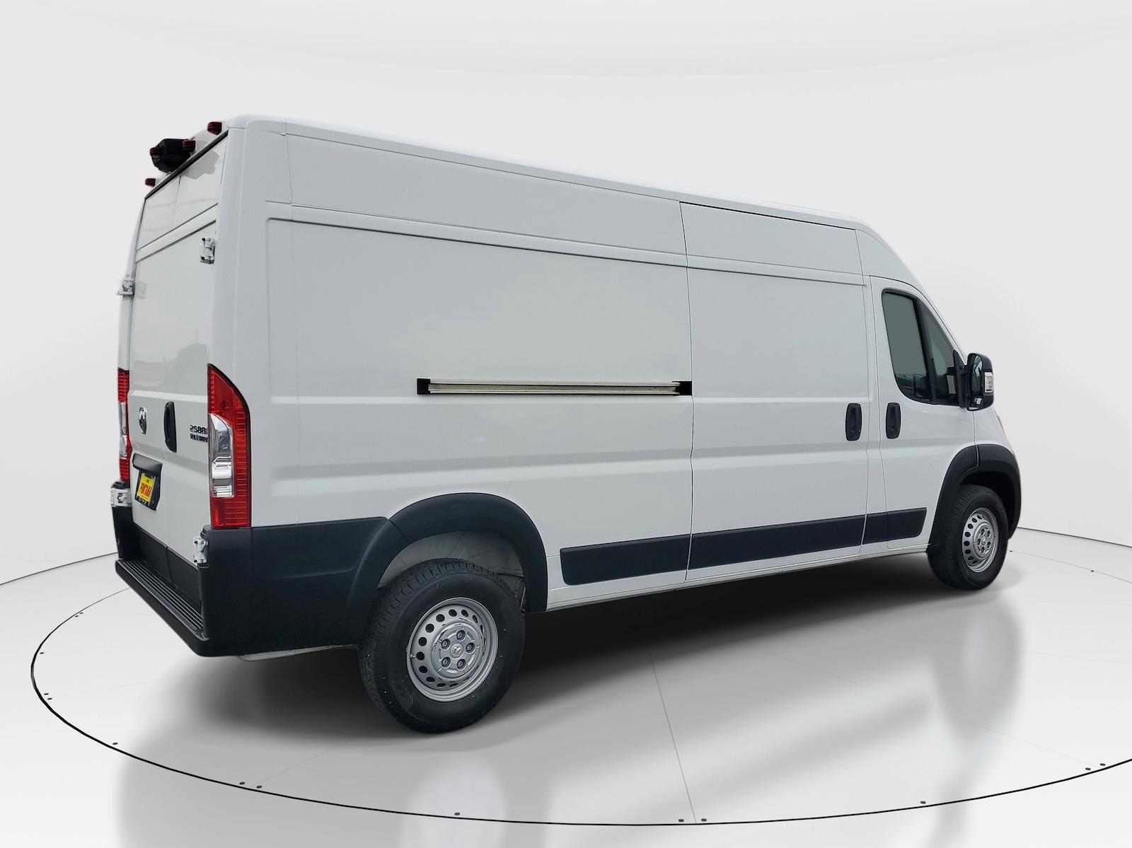 Used 2025 Ram ProMaster 2500 - photo 7