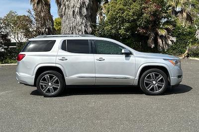 Used 2017 GMC Acadia - photo 1