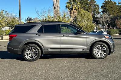 Used 2022 Ford Explorer XLT for sale #NGC47404A - photo 2