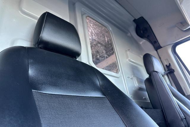 Used 2023 Ford E-Transit 350 - photo 17