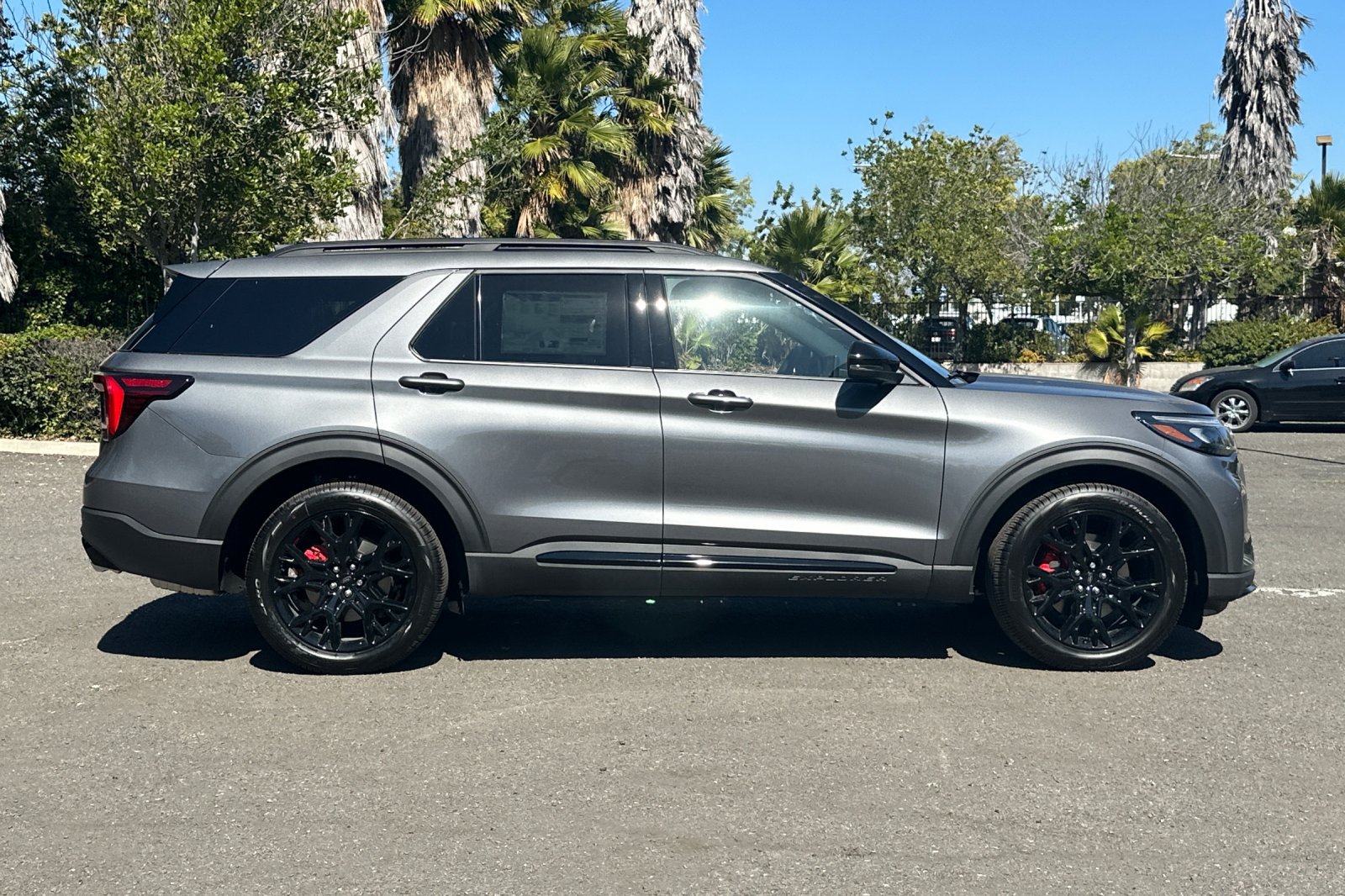 New 2027 Ford Explorer - photo 2
