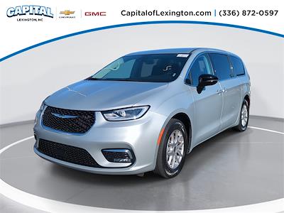 Used 2024 Chrysler Pacifica Touring L Minivan for sale #19AC3703 - photo 1