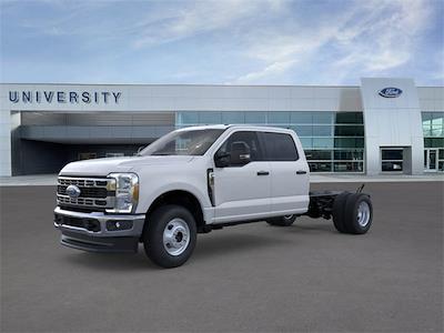 New 2025 Ford F-350 XL Crew Cab 4WD Cab Chassis for sale #53448 - photo 1