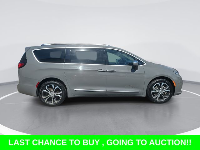 Used 2022 Chrysler Pacifica - photo 8