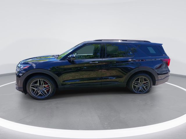 Used 2025 Ford Explorer - photo 2