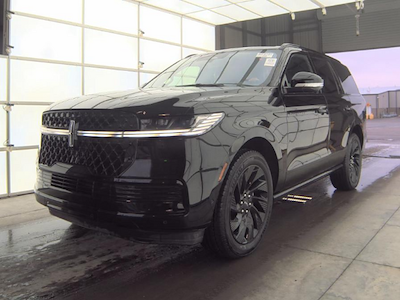 Used 2025 Lincoln Navigator - photo 1