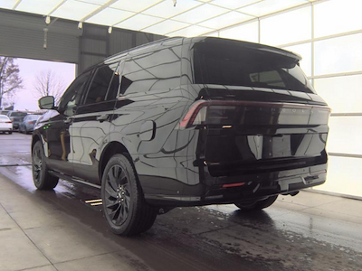 Used 2025 Lincoln Navigator - photo 1