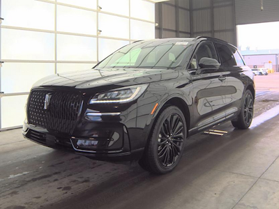 Used 2025 Lincoln Corsair - photo 1