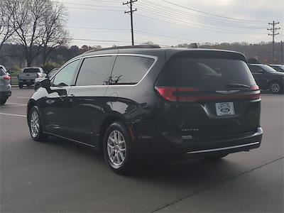 Used 2022 Chrysler Pacifica - photo 1