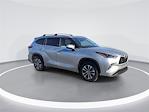 2022 Toyota Highlander FWD SUV for sale #20F66128A - photo 4