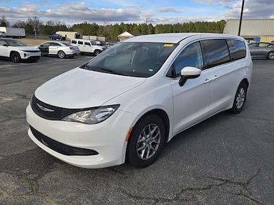 Used 2023 Chrysler Voyager - photo 1