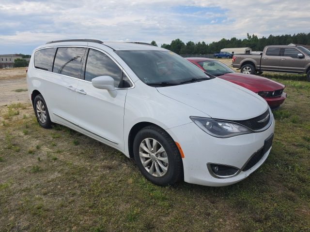 Used 2017 Chrysler Pacifica - photo 5