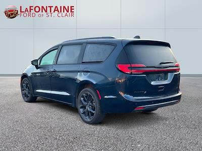 2023 Chrysler Pacifica AWD Minivan for sale #24I385A - photo 2
