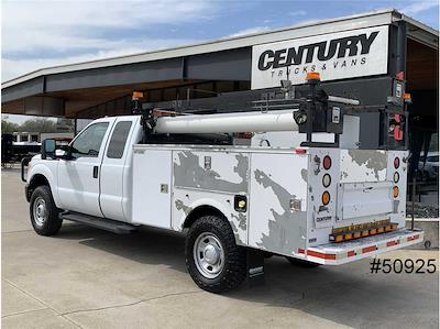 Used 2011 Ford F-350 Super Cab 4WD Omaha Standard PALFINGER 9' Service Truck for sale #50925 - photo 2