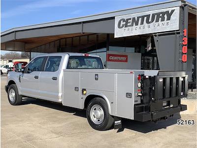Used 2017 Ford F-250 Crew Cab Service Truck for sale #52163 - photo 2