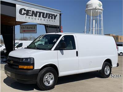 Used 2021 Chevrolet Express 2500 - photo 1