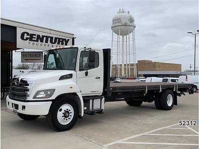 Used 2015 Hino 268 - photo 1